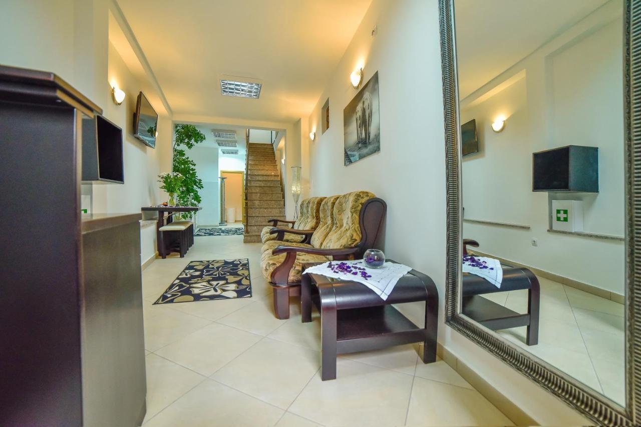Hostel Sinj Esterno foto