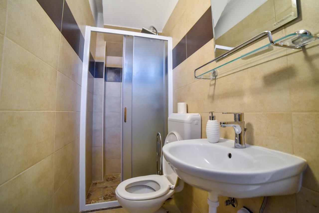 Hostel Sinj Esterno foto
