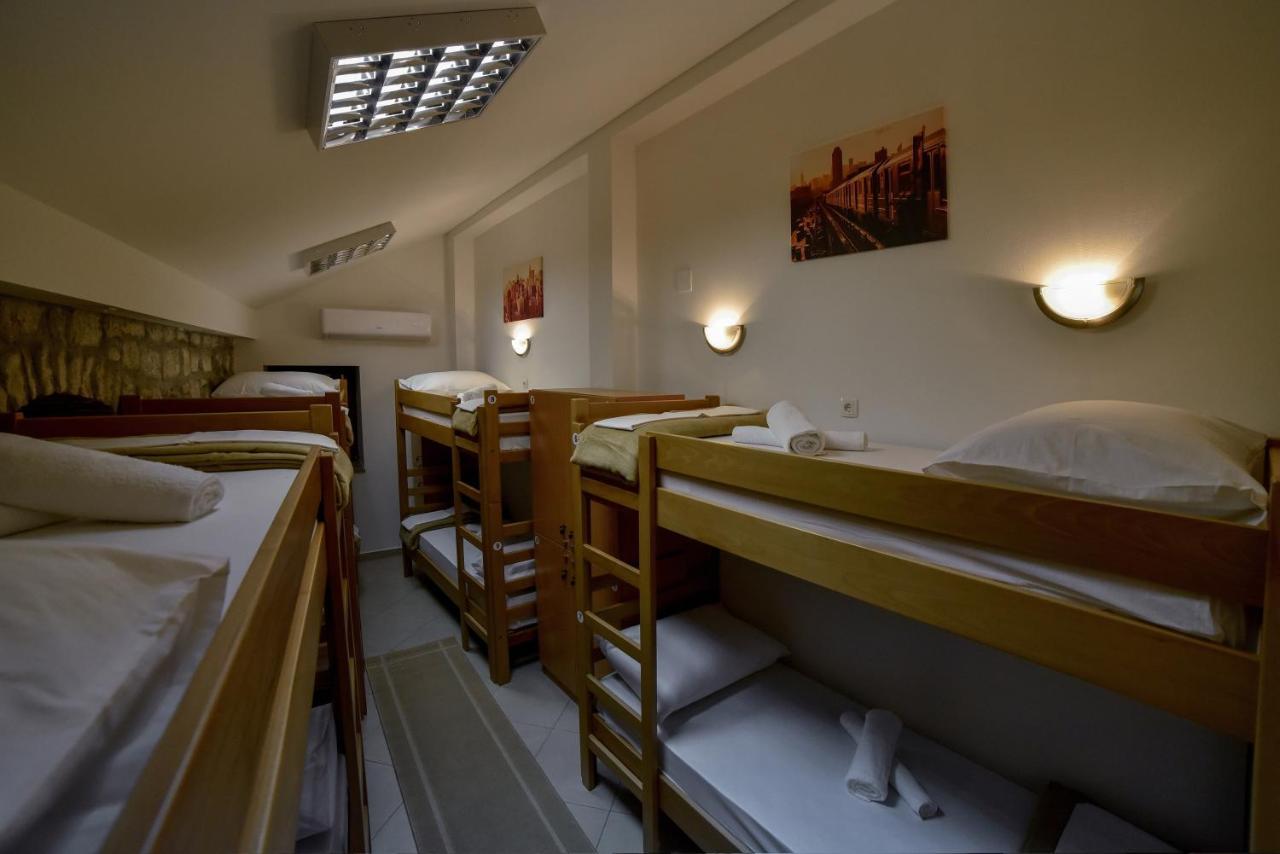 Hostel Sinj Esterno foto