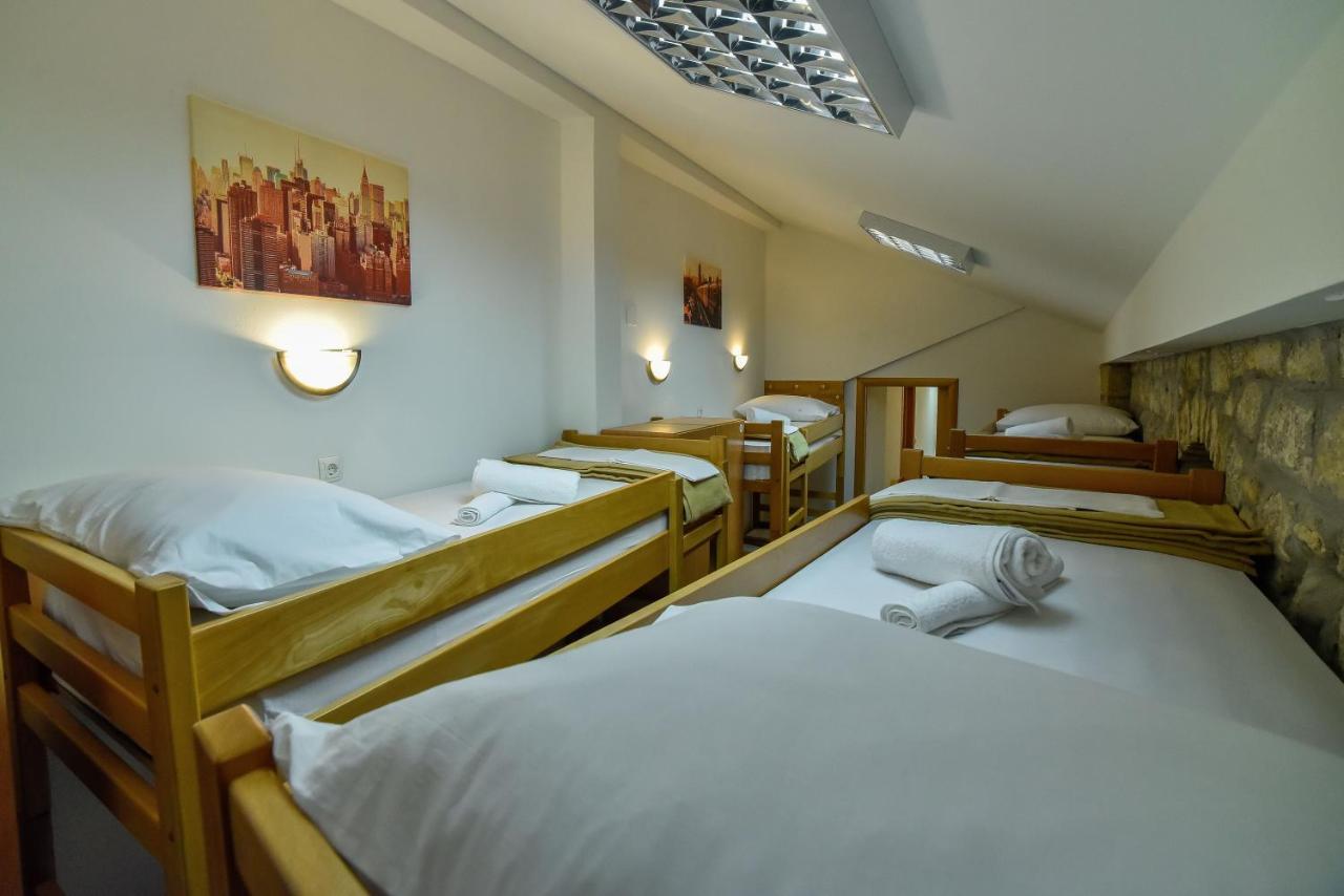Hostel Sinj Esterno foto