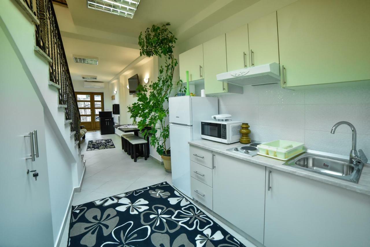 Hostel Sinj Esterno foto